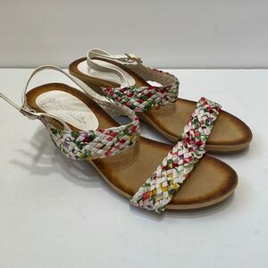 NEW WITHOUT TAGS PATRIZIA BY SPRING STEP AYANDELLA SANDALS